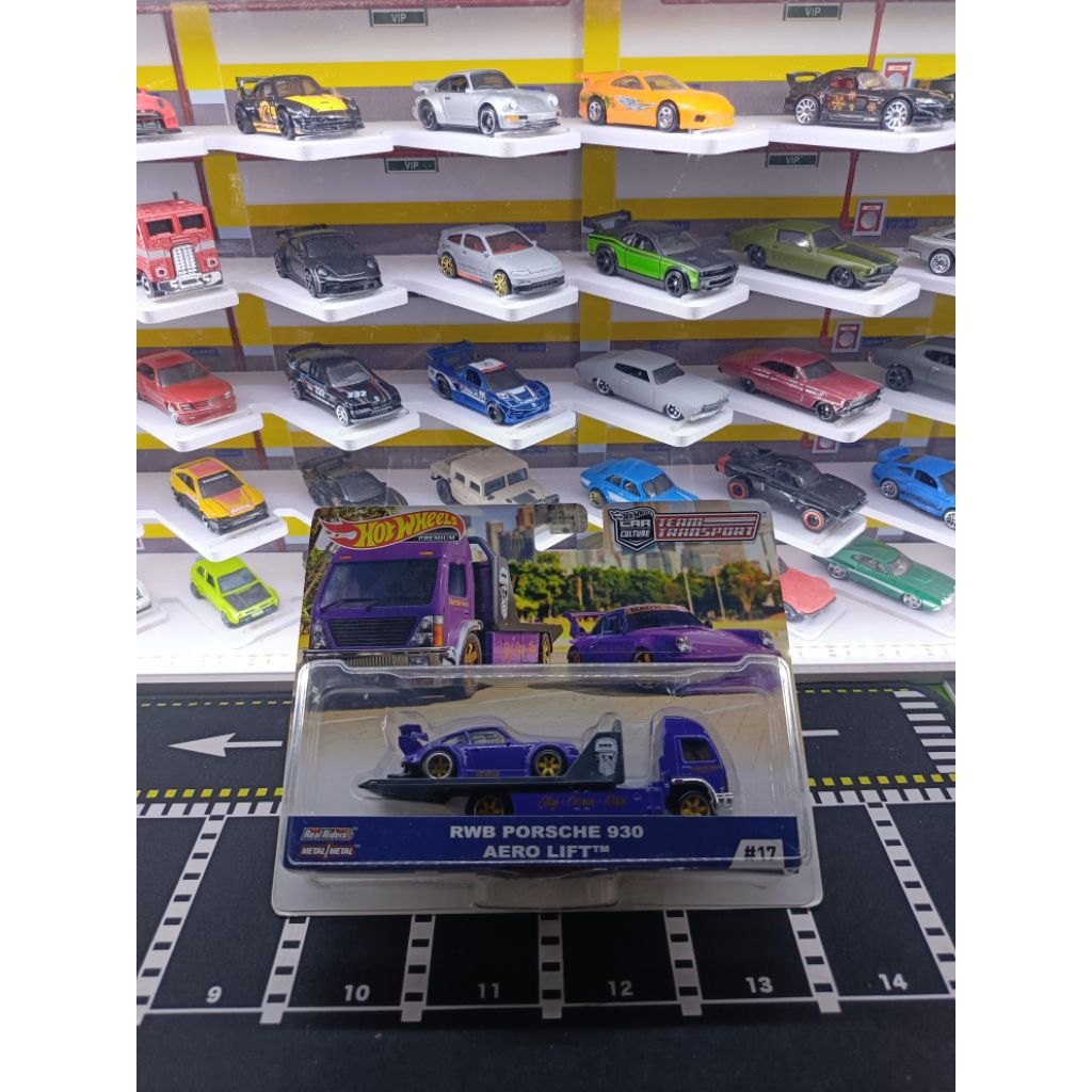 Hotwheels Premium Team Transport RWB Ungu