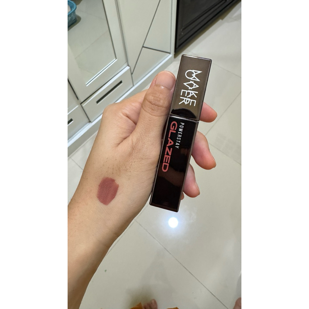 Makeover Glaze Lock Lip Pigment Shade D22 Lowkey PRLEOVED