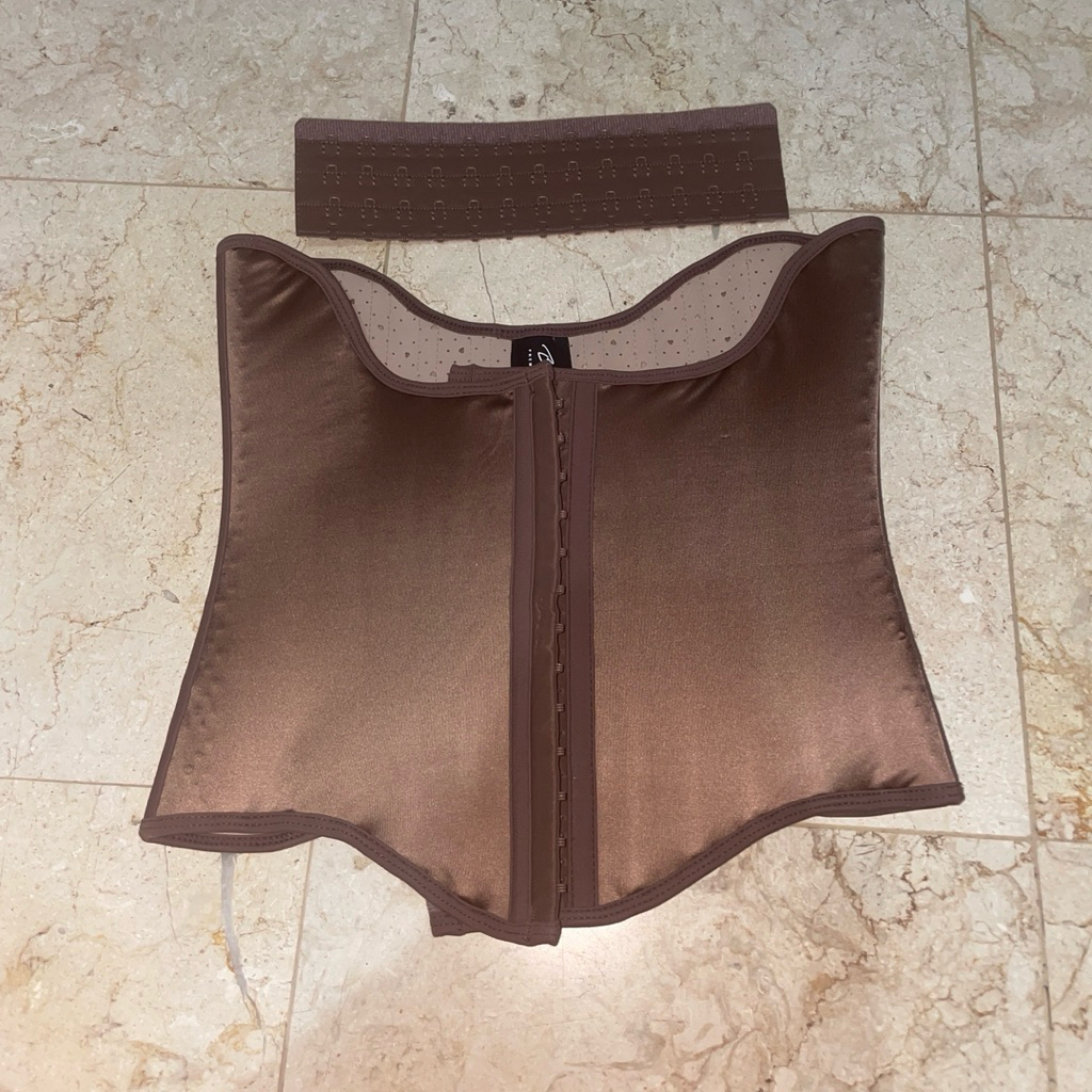 PRELOVED BONDLOU Size M 25cm BLUSHIES BELLE LATEX LUSTROUS FILAMENT  PREMIUM 25 TULANG + EXTENDER