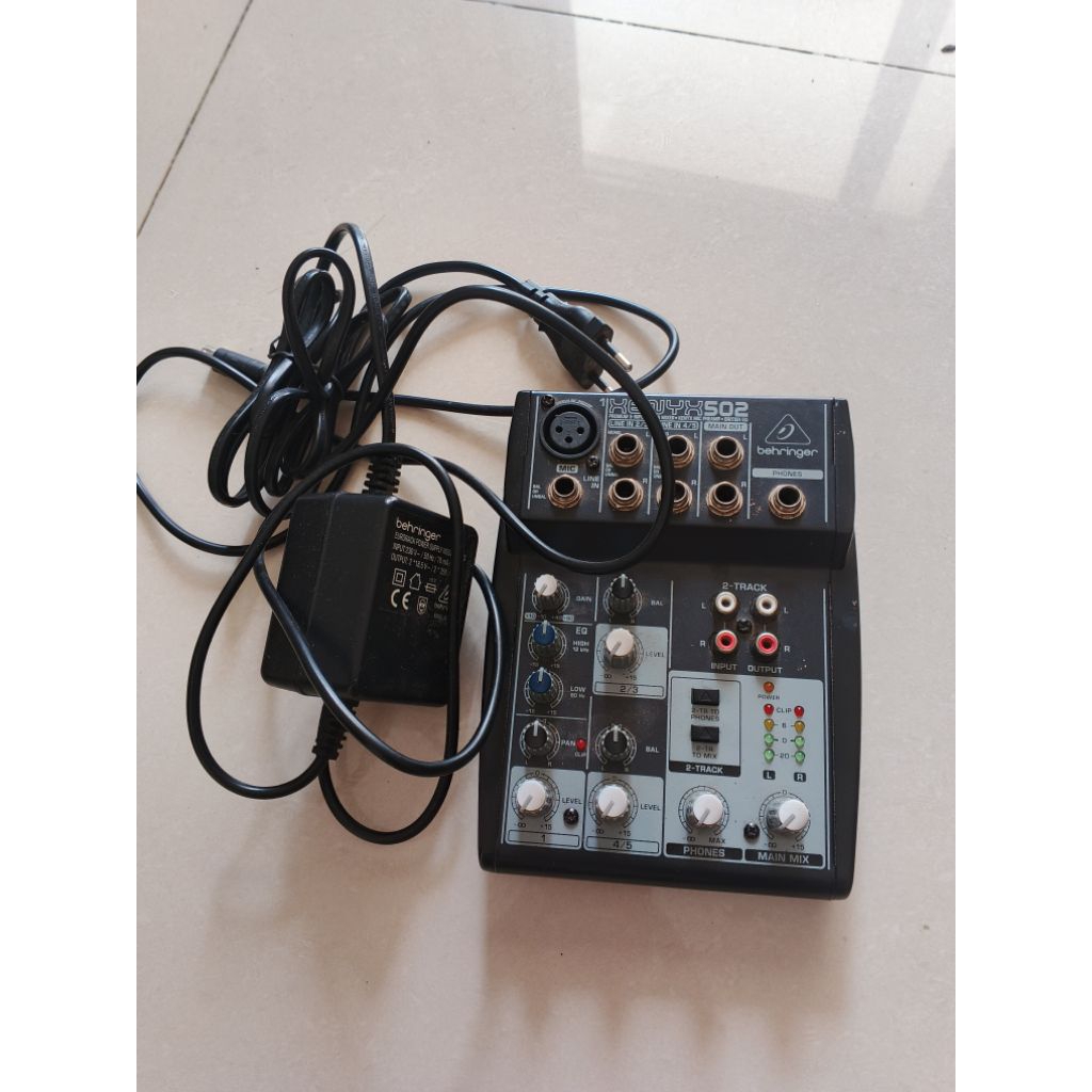 audio mixer behringer Xenyx 502 4 channel