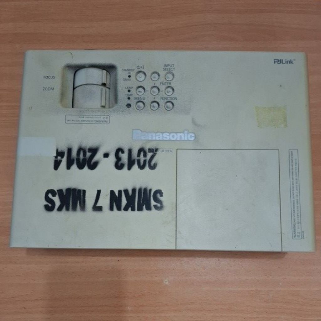 Proyektor Projecktor LED Panasonic PT-LB1VEA rusak 02