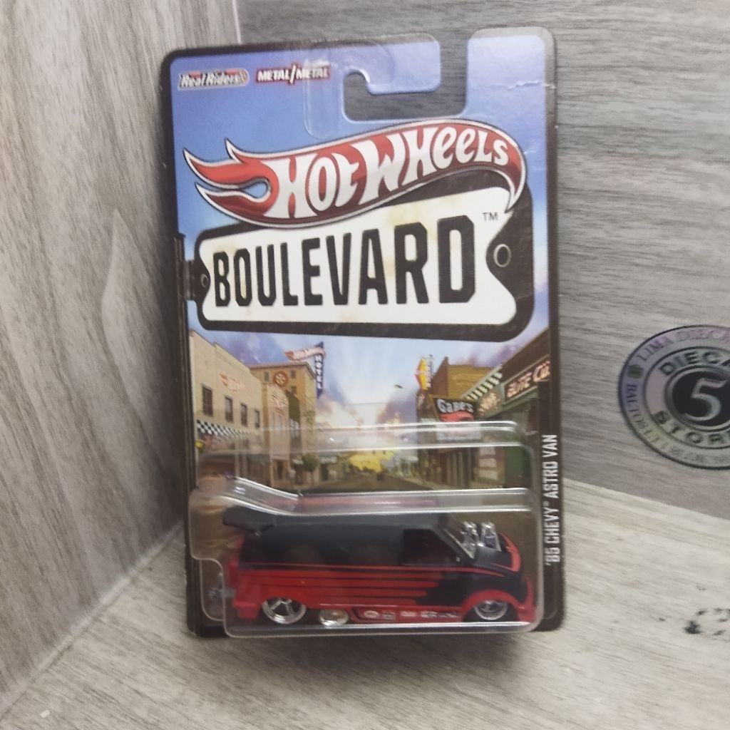 hotwheels boulevard 85 chevy astro van