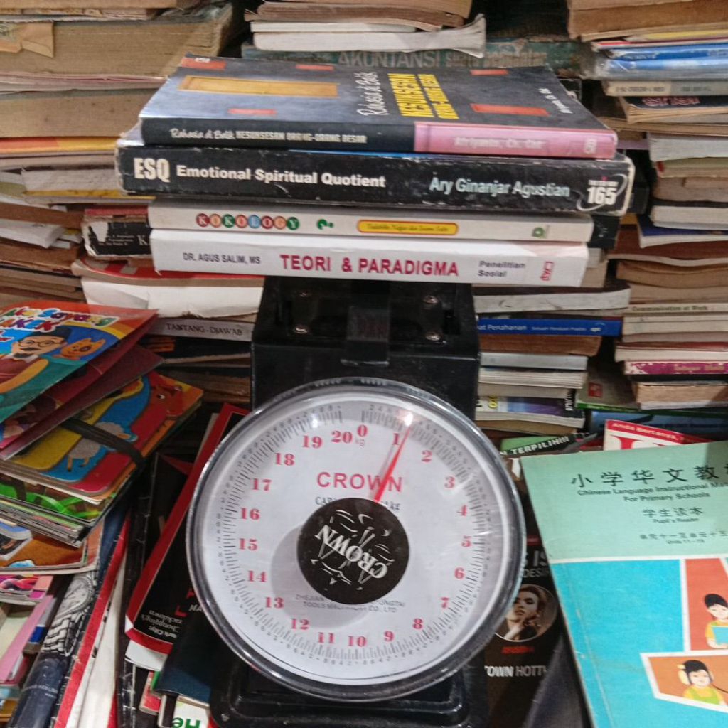 buku umum bekas 1 kilo 4 buku Rp 30.000 original bekas