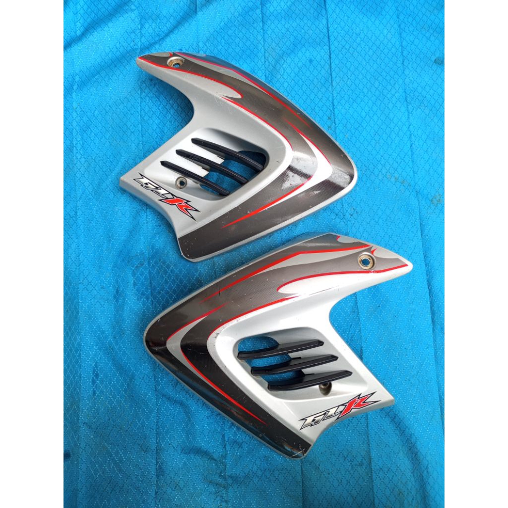 sirip tangki Honda Tiger Revo old silver Original / sirip tangki Honda Tiger Original copotan