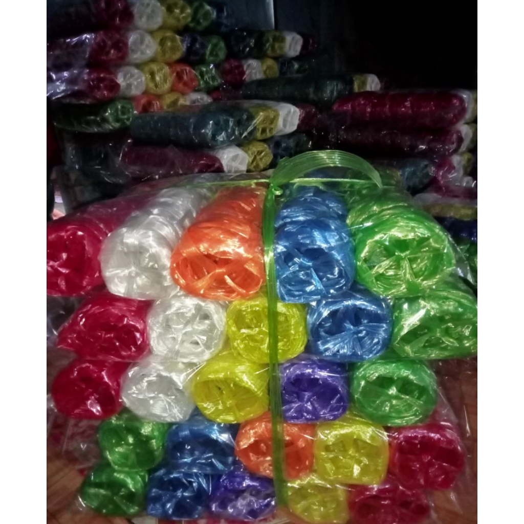 Tali Rafia Warna Warni