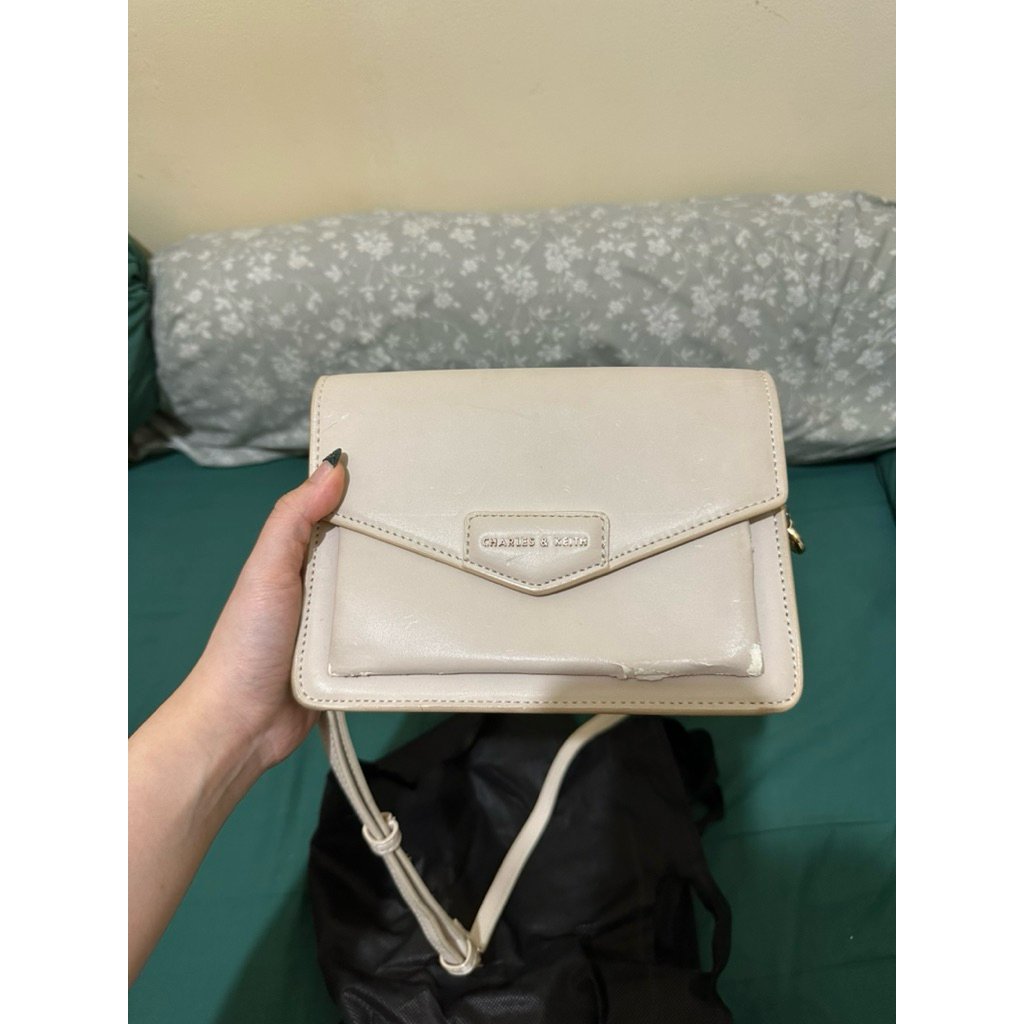 Tas Envelope CnK charles and keith Original - warna oat - 2 tali - Preloved