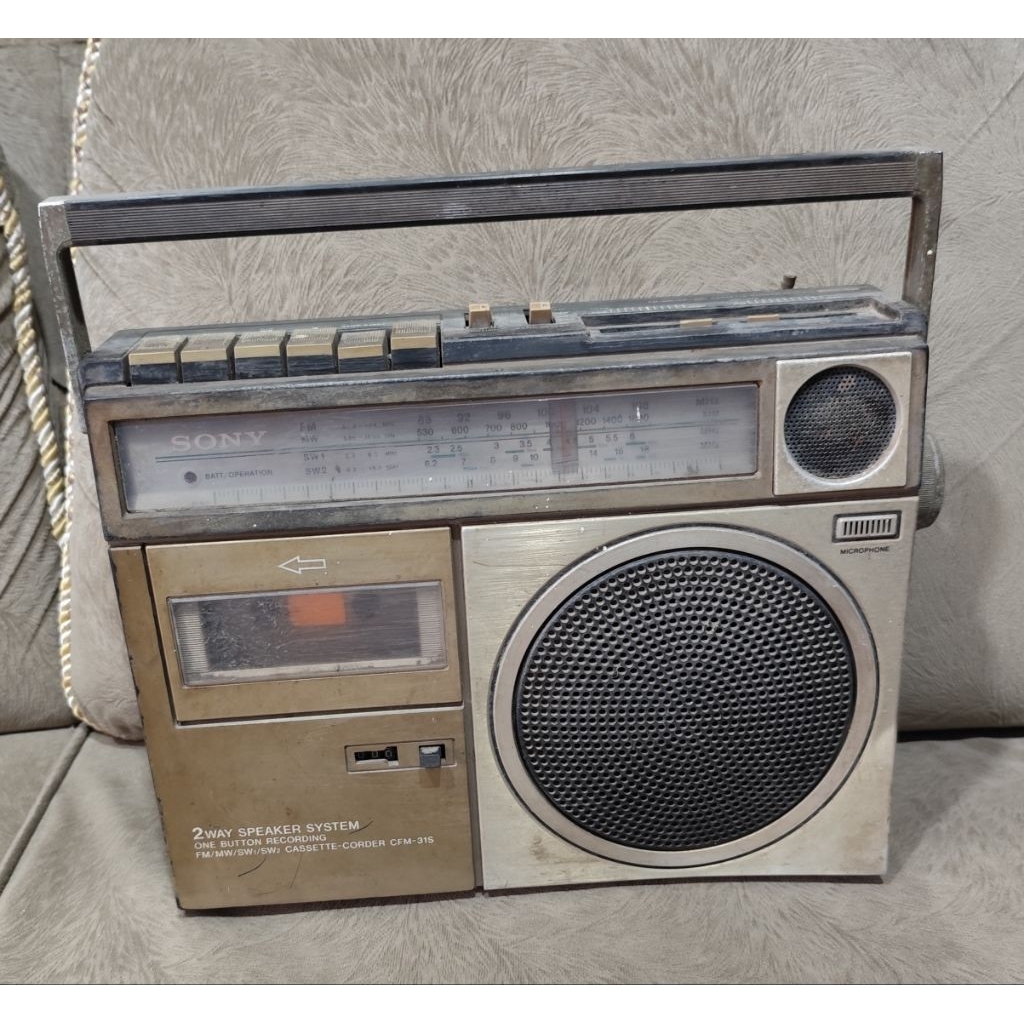 Pajangan Vintage Radio Tape recorder Sony Jadul tua antik .kondisi Cacat perlu diservice