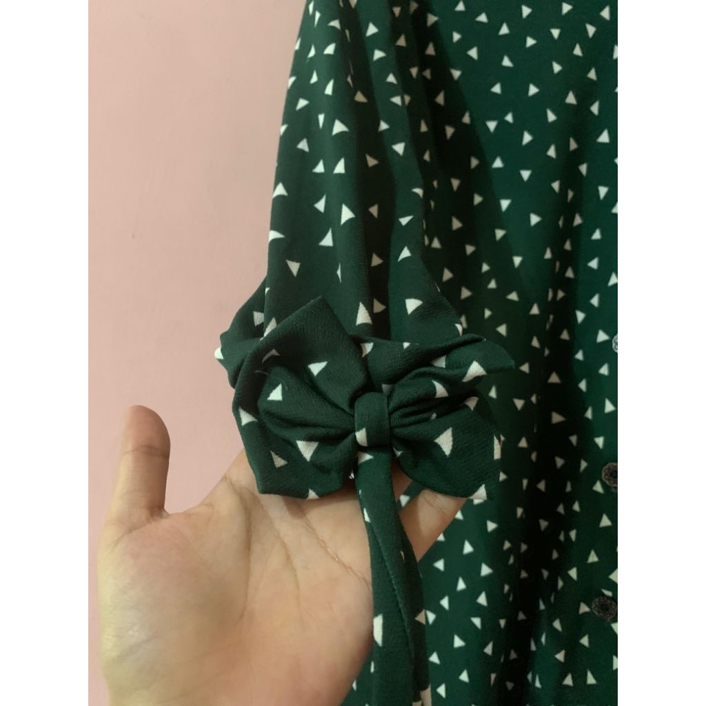 Tunik motif warna hijau botol
