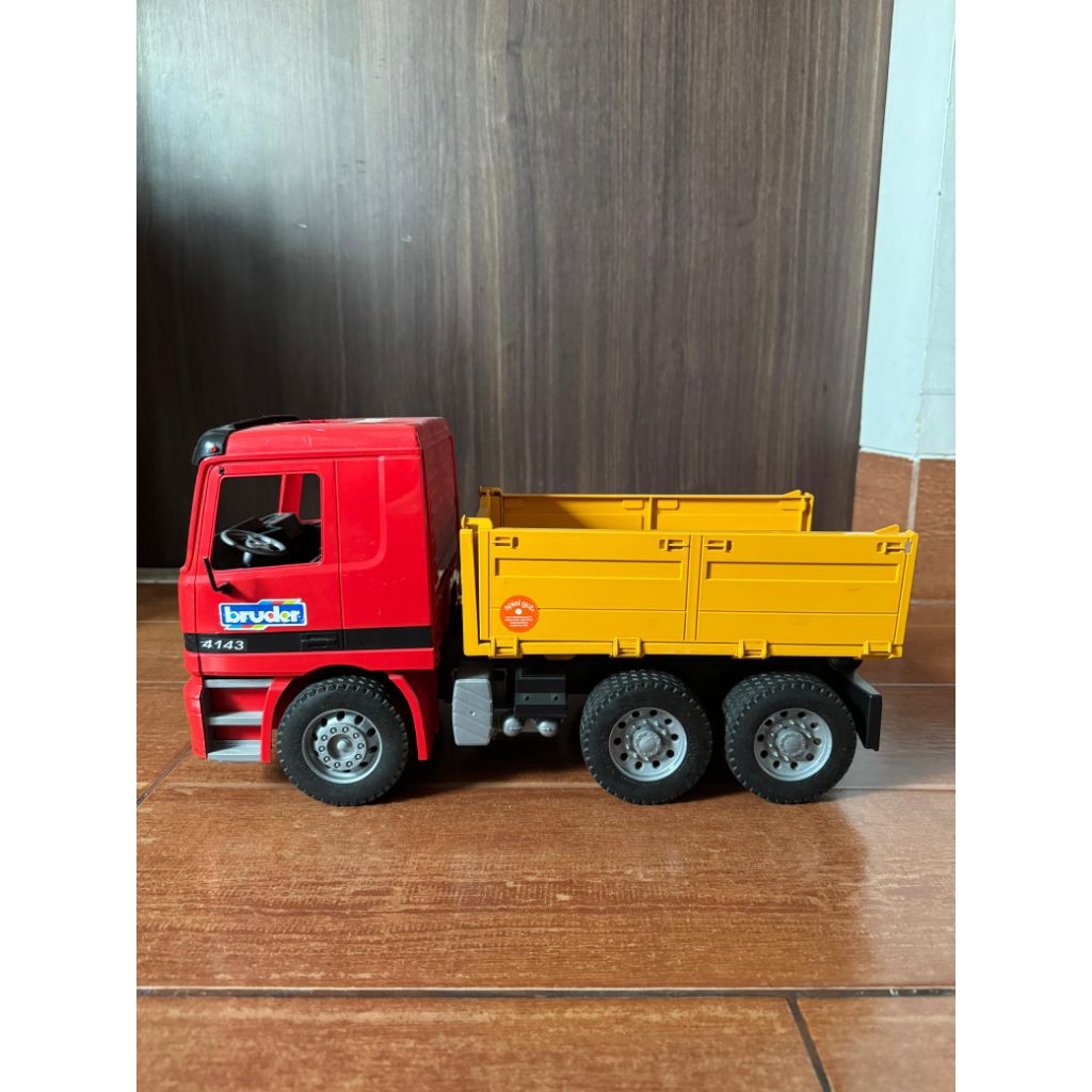 Bruder Truck
