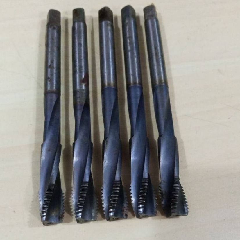 TAP MESIN M10 X 1,25 SPIRAL SEKEN. TAP M10X1,25 SP OSG JAPAN SECOND. Tap m10 bekas . tap m10x1.25 . 