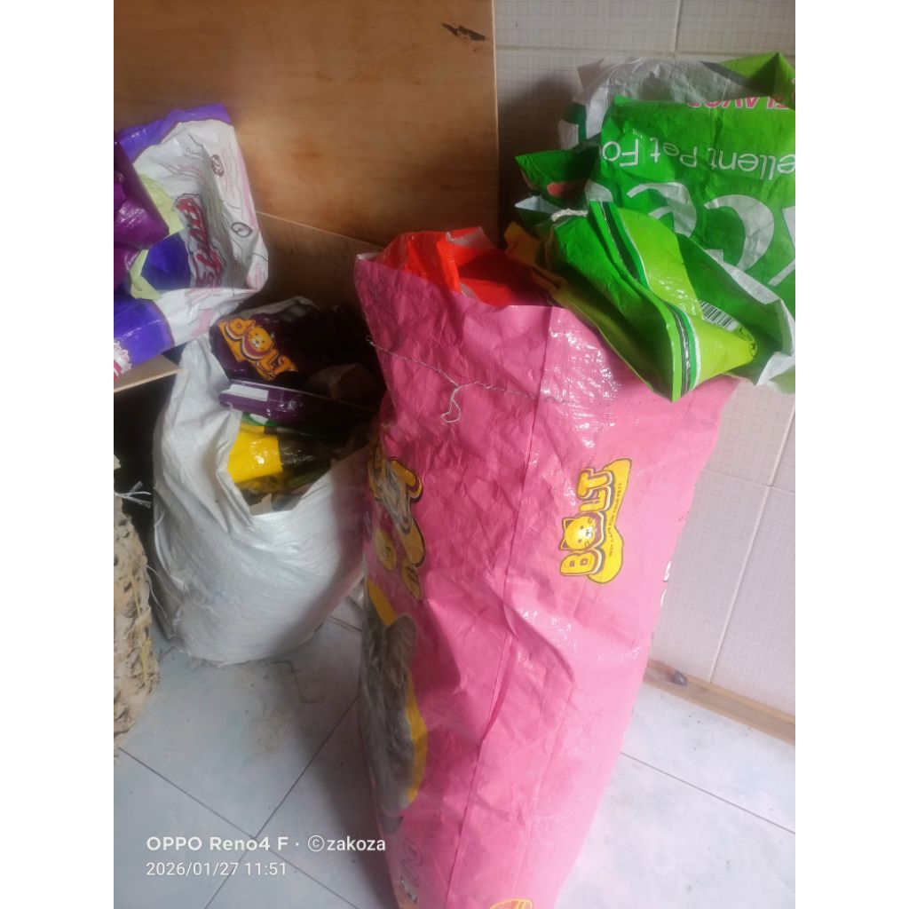sak bekas pakan kucing 20 kg