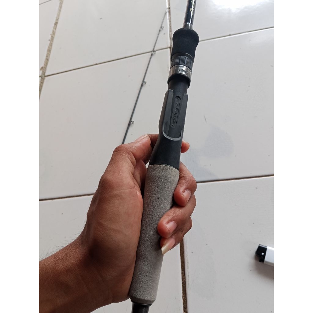 storm adventure 12lb