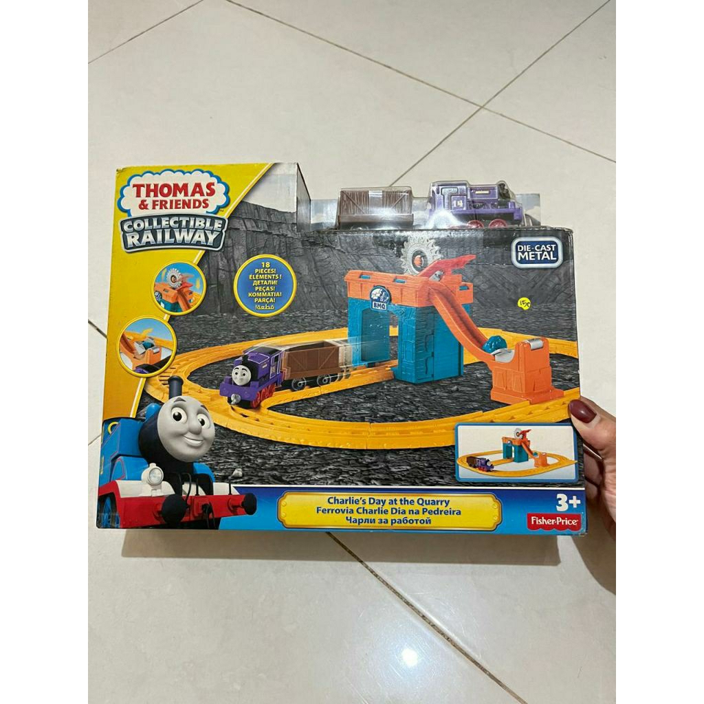 THOMAS AND FRIENDS COLLECTIBLE RAILWAY TRACK REL KERETA API