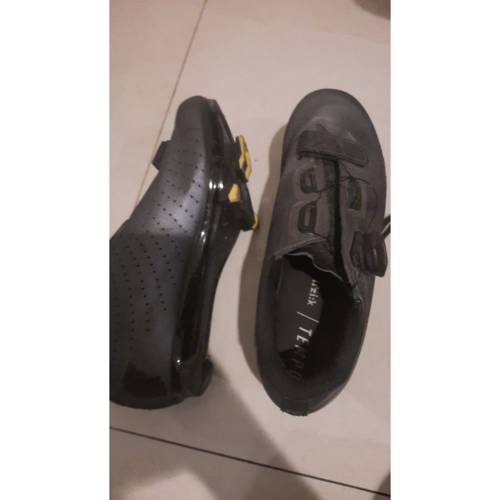 preloved sepatu sepeda fizik