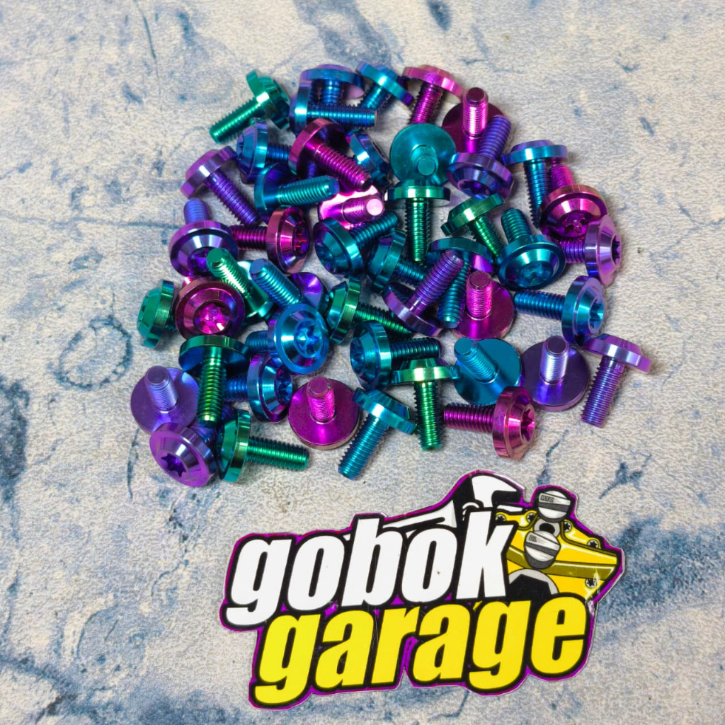 Baut tameng knalpot vario 125/150 beat mio pcx nmax titanium / baut tameng knalpot titanium