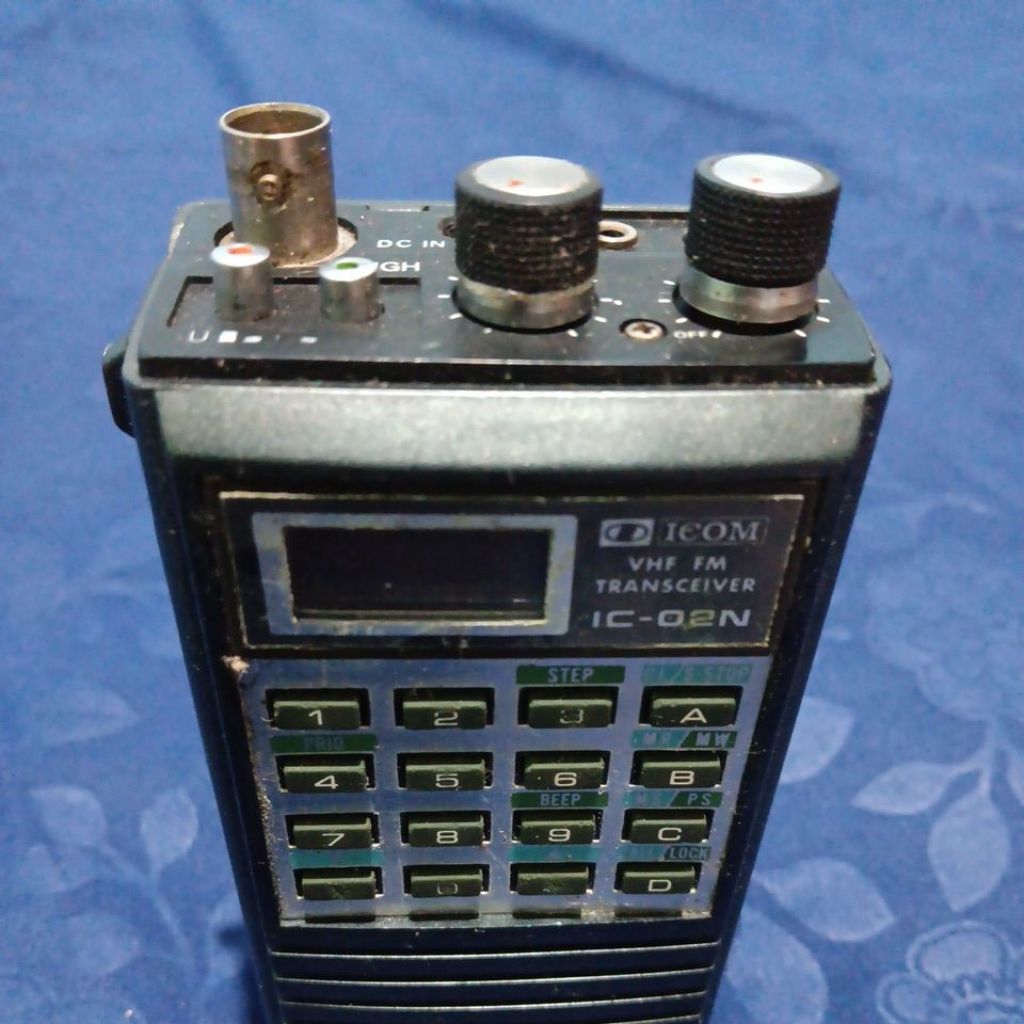 HT ICOM VHF FM TRANSCEIVER IC-02N PLUS LINIER AMPLIFIER 144 MHZ
