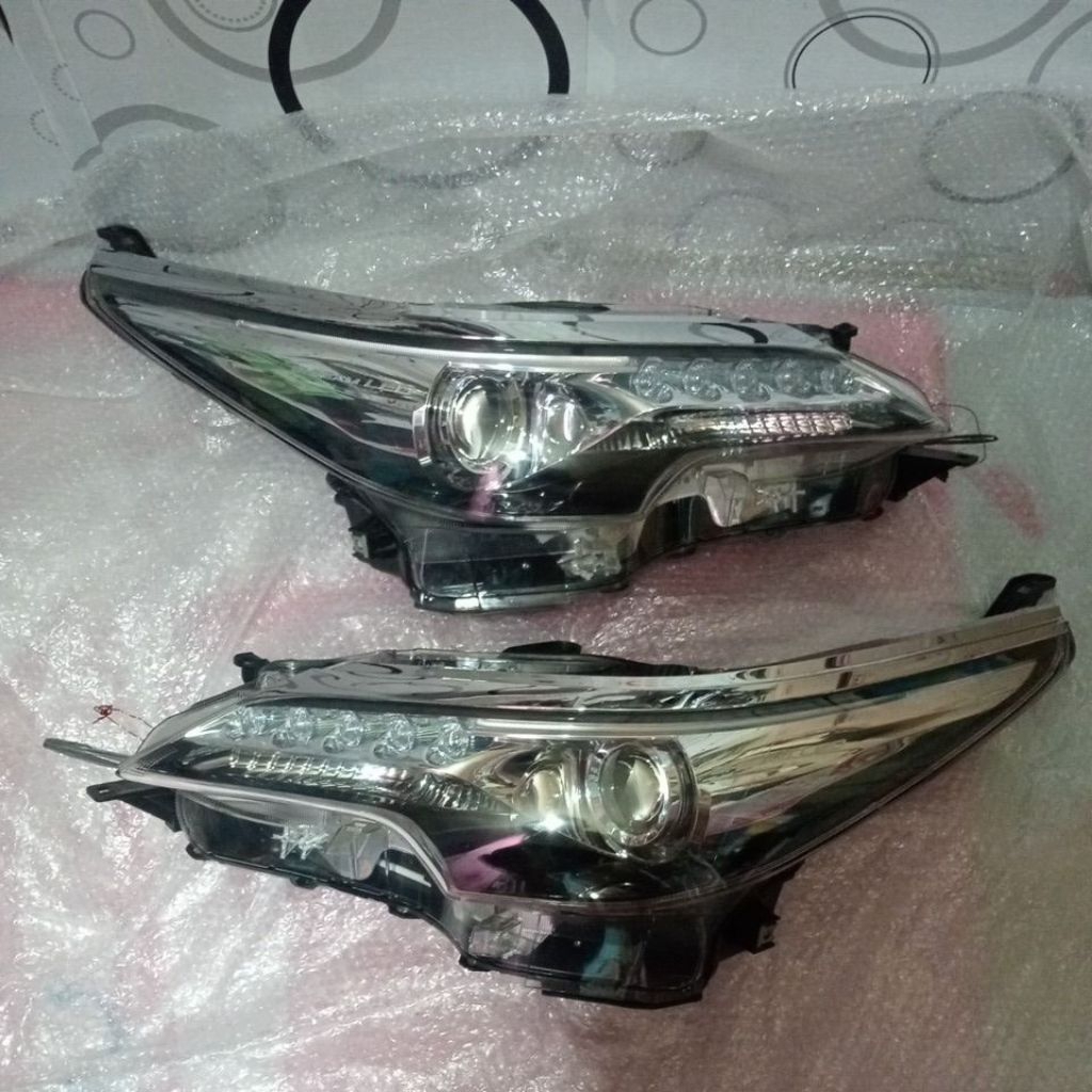 headlamp lampu depan fortuner vrz 2016-2020
