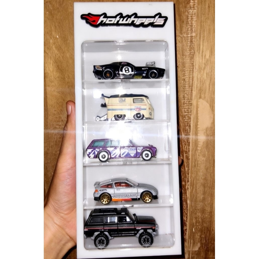 Rak Hotwheel beserta isinya