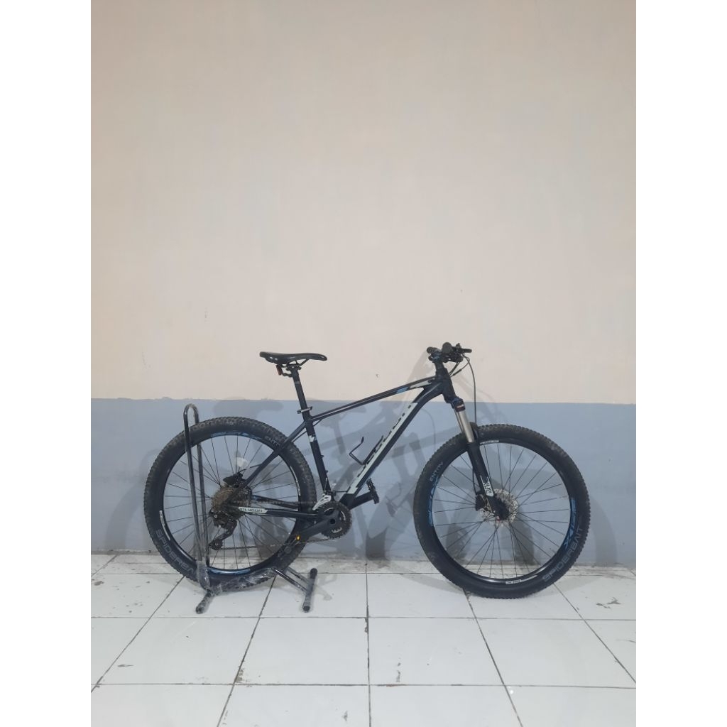 POLYGON XTRADA 6 TAHUN 2020 BLACK