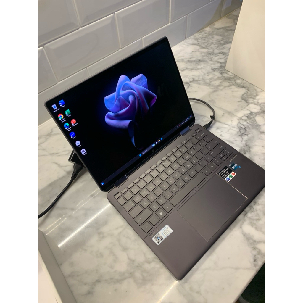 HP Spectre X360 16GB 1TB SSD i7-1255U