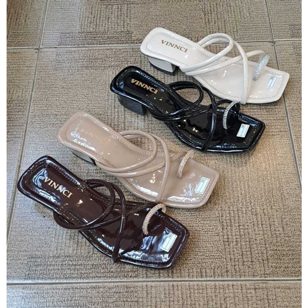 KDS | VNC Wanita Brand Lokal Sandal Heels Chunky 3 cm Glossy Kristal Jempol Tali Silang Permata Send