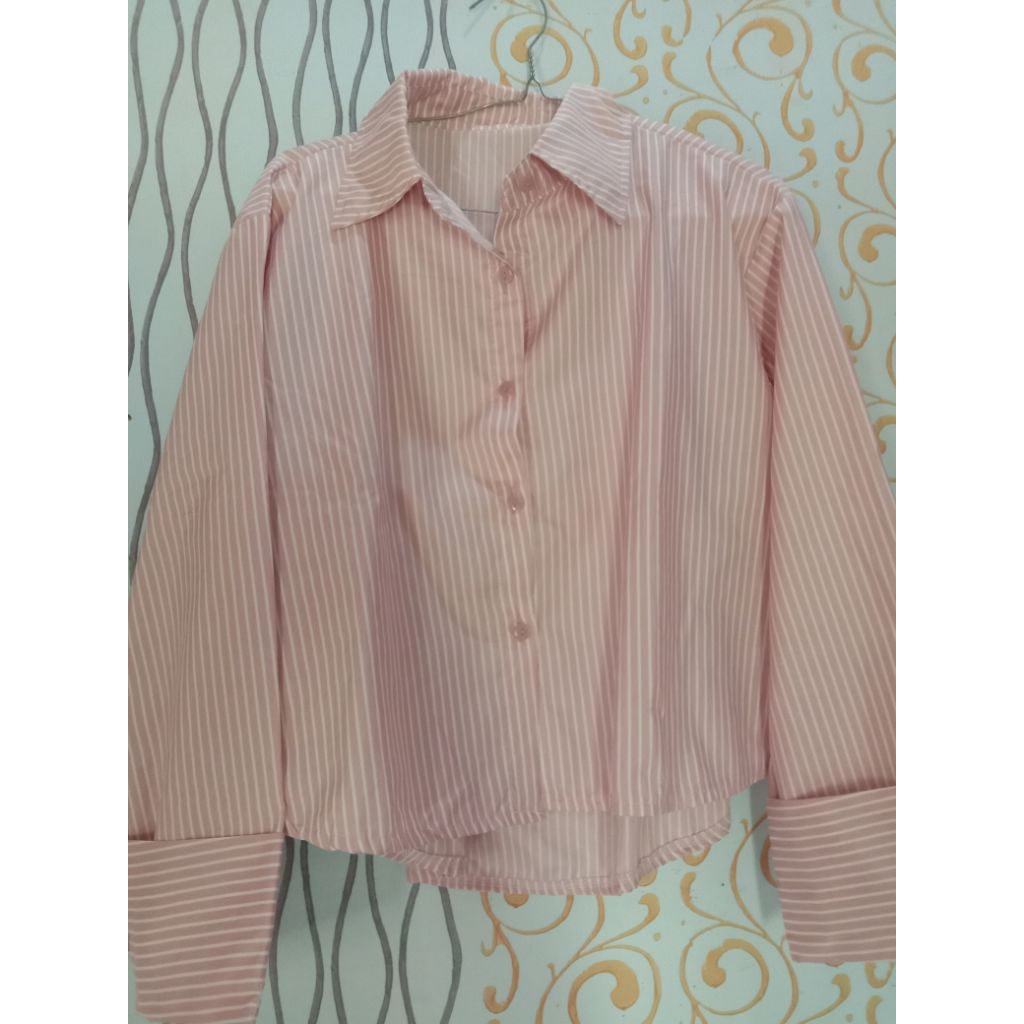 preloved kemeja crop salur pink