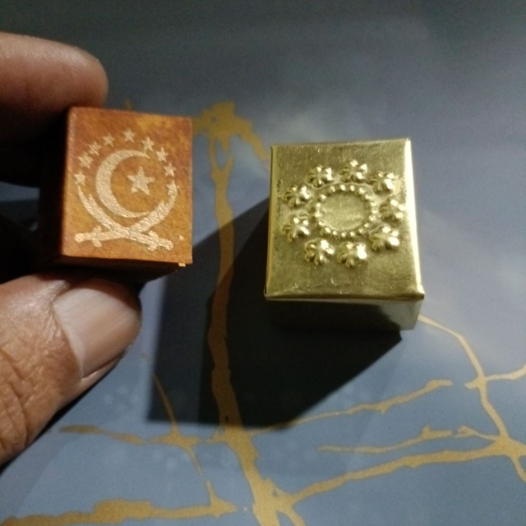 (Bisa cod)Alquran stambul kecil tinta emas+wadah kuningan non bandul