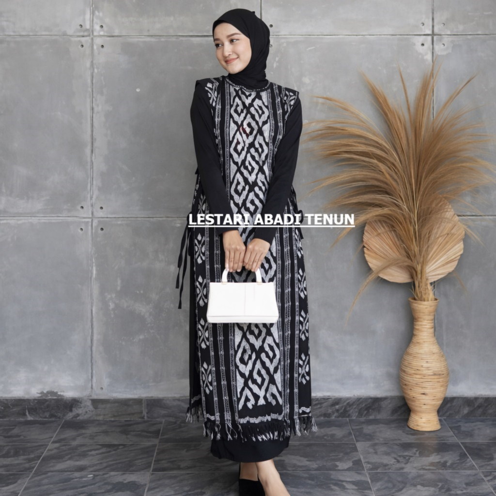 MOTIF TORAJA HITAM - BAJU TENUN IKAT WANITA PANJANG, TORA VEST WANITA PANJANG KEKINIAN