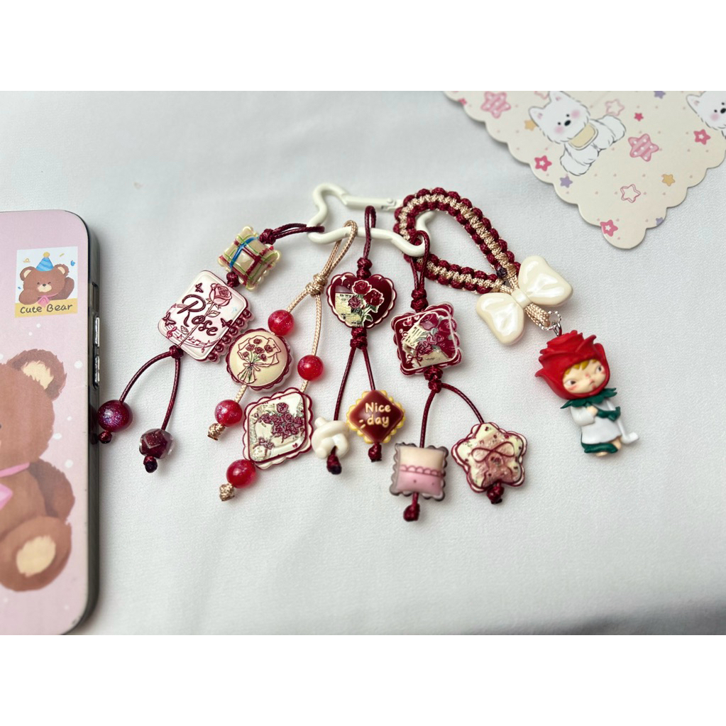 Bag charm (gantungan tas) rose maroon hirono rose lucu READY STOCK