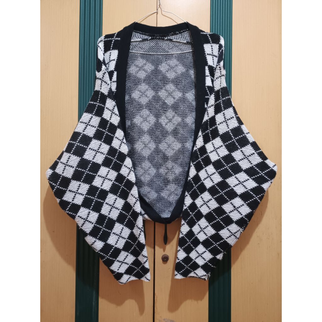 PRELOVED LIKE NEW OUTER RAJUT KETUPAT HITAM PUTIH MURAH