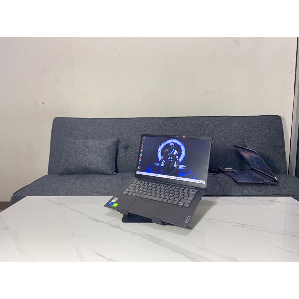 Lenovo V14 Intel Core i5 gen 11 RAM 8 GB SSD 512GB NVDIA MX350 Bezelles