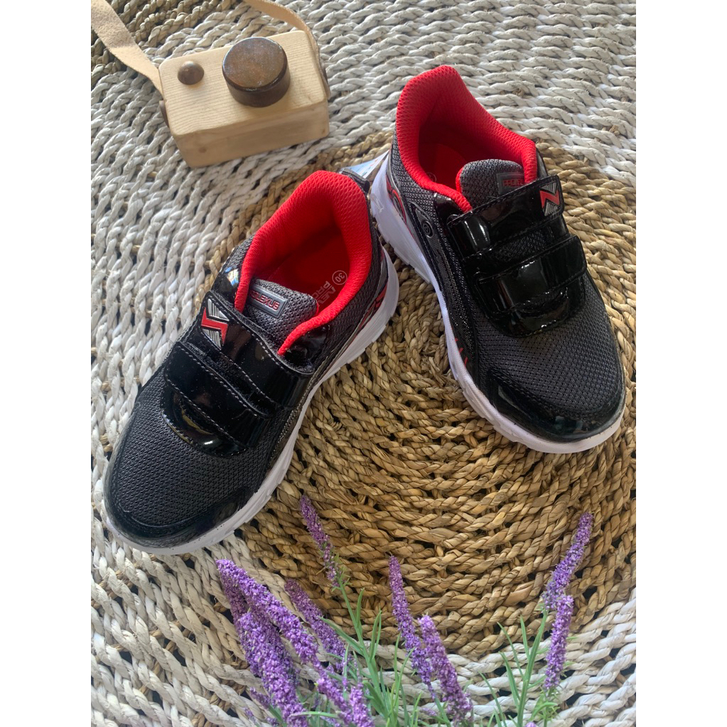 sepatu new era hitam merah