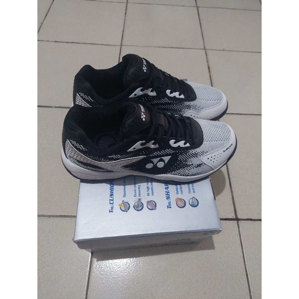 Sepatu Yonex Tokyo Original