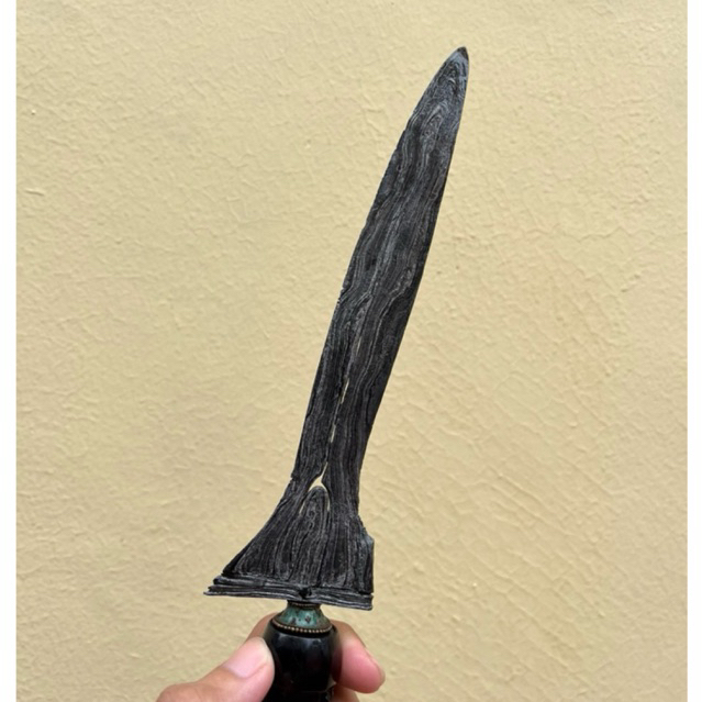 Bethok Sombro Pamengkang Jagad Pamor Langka Rojo Abolo Rojo/Ujung Gunung/Junjung Drajad