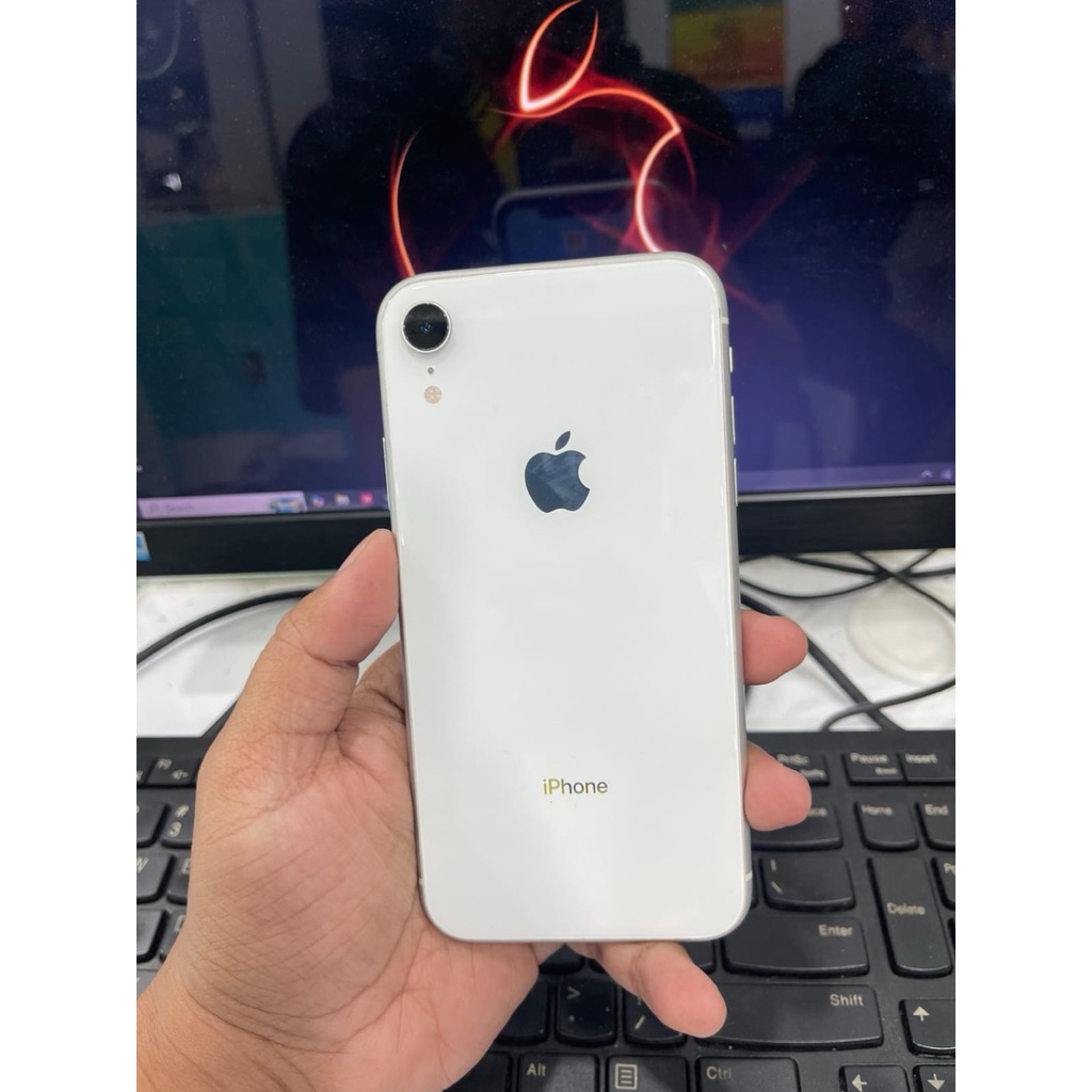 iphone xr 64gb