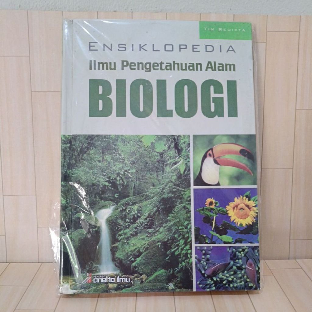 Buku Bacaan Anak Ensiklopedia Ilmu Pengetahuan Alam Biologi Hardcover Kondisi Segel