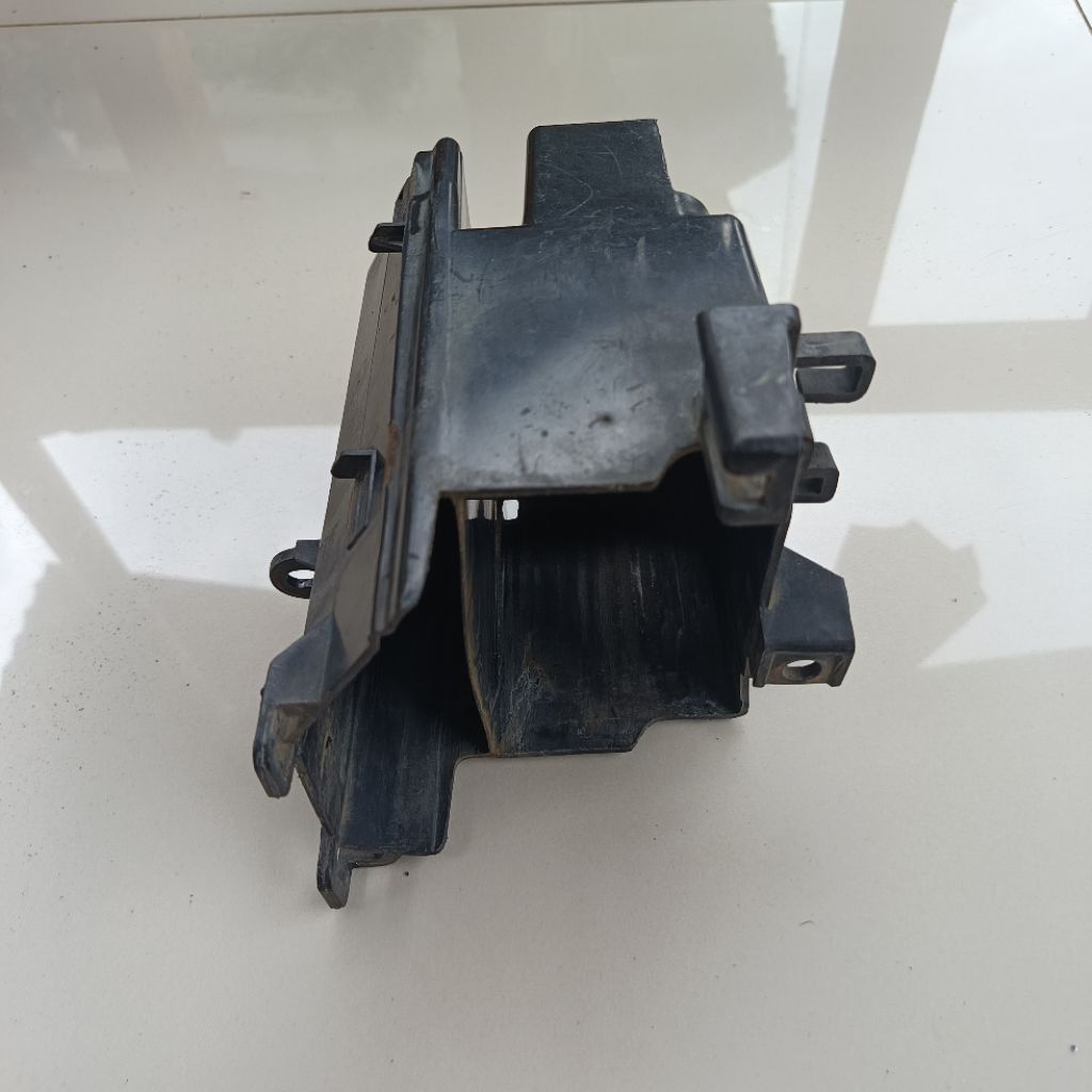 dudukan box bok aki accu honda sonic150r sonic 150r original