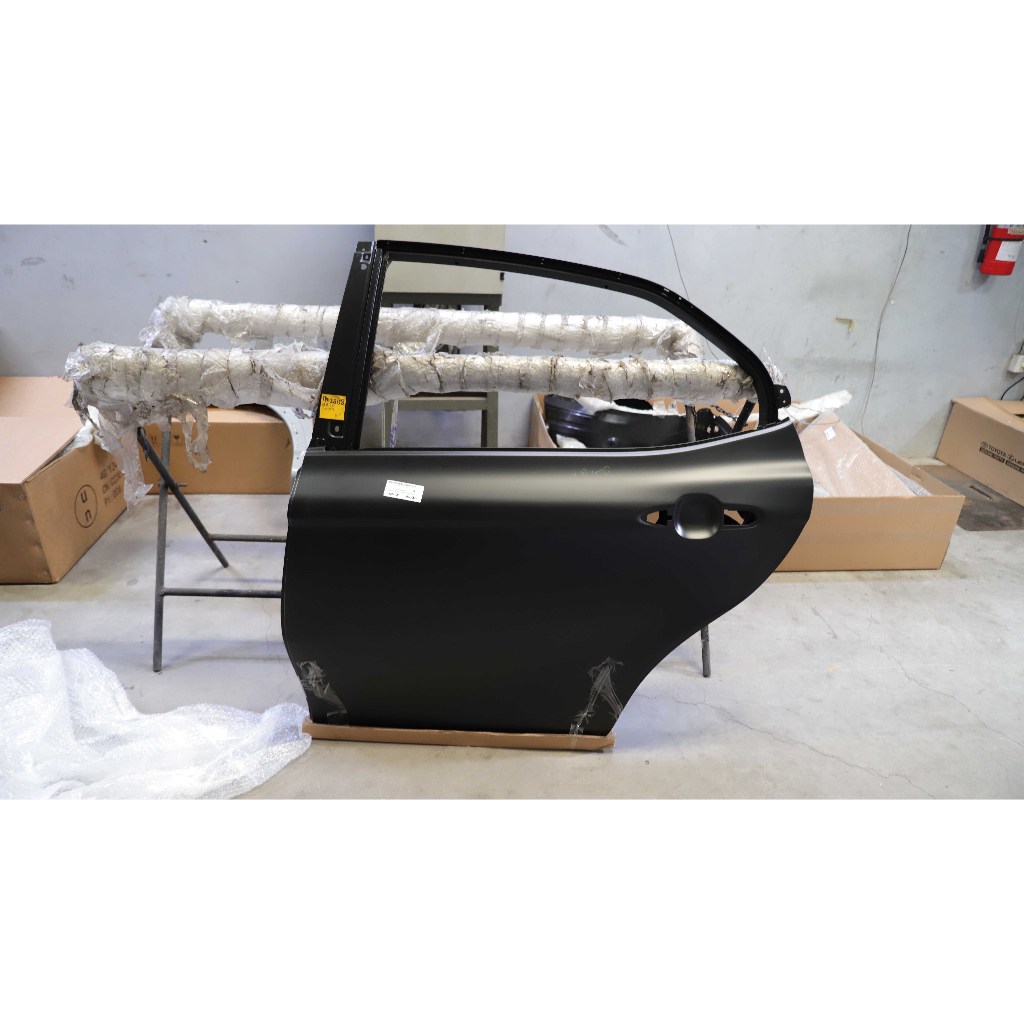 PINTU BELAKANG KIRI TOYOTA CAMRY 2021, 6700406380