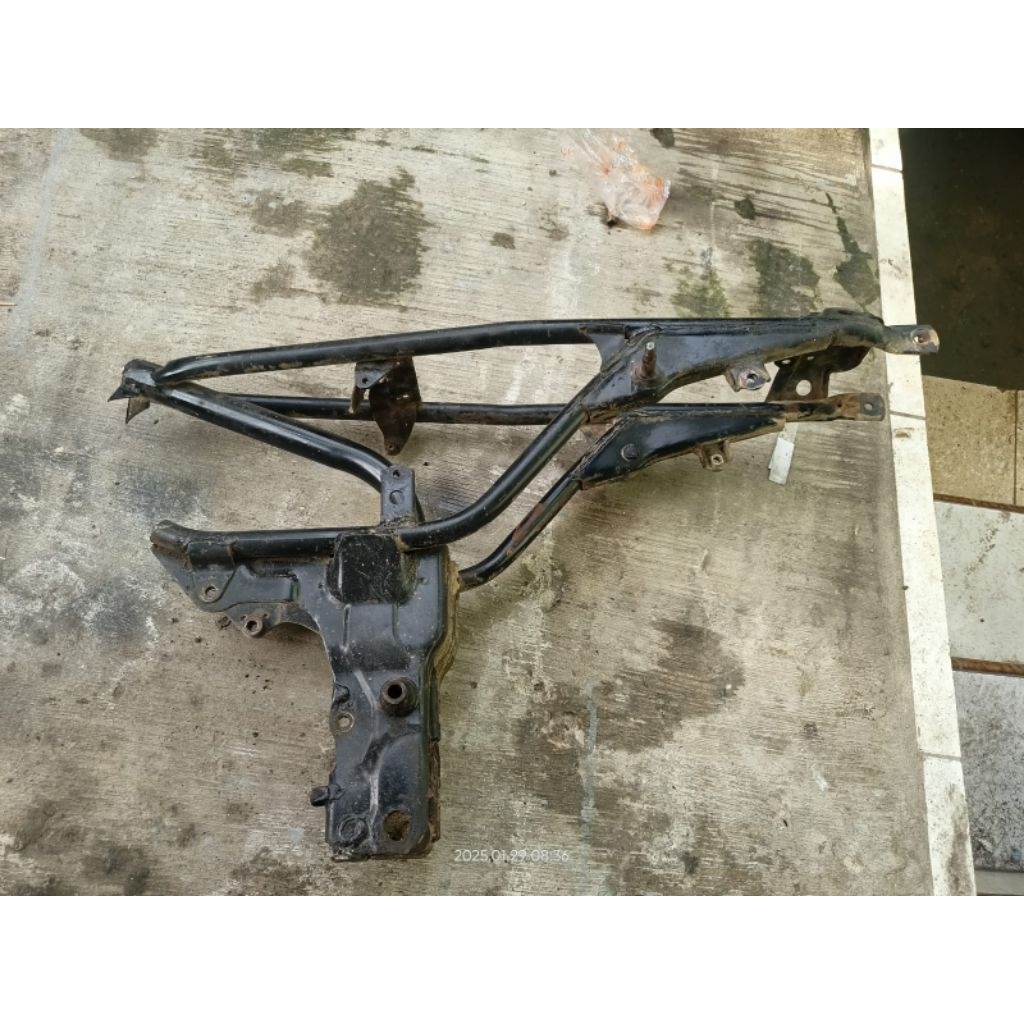 BUNTUT RANGKA HONDA WIN