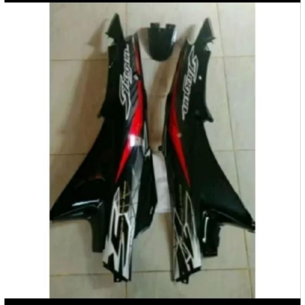 cover body samping suzuki shogun 125 R warna hitam all stiker