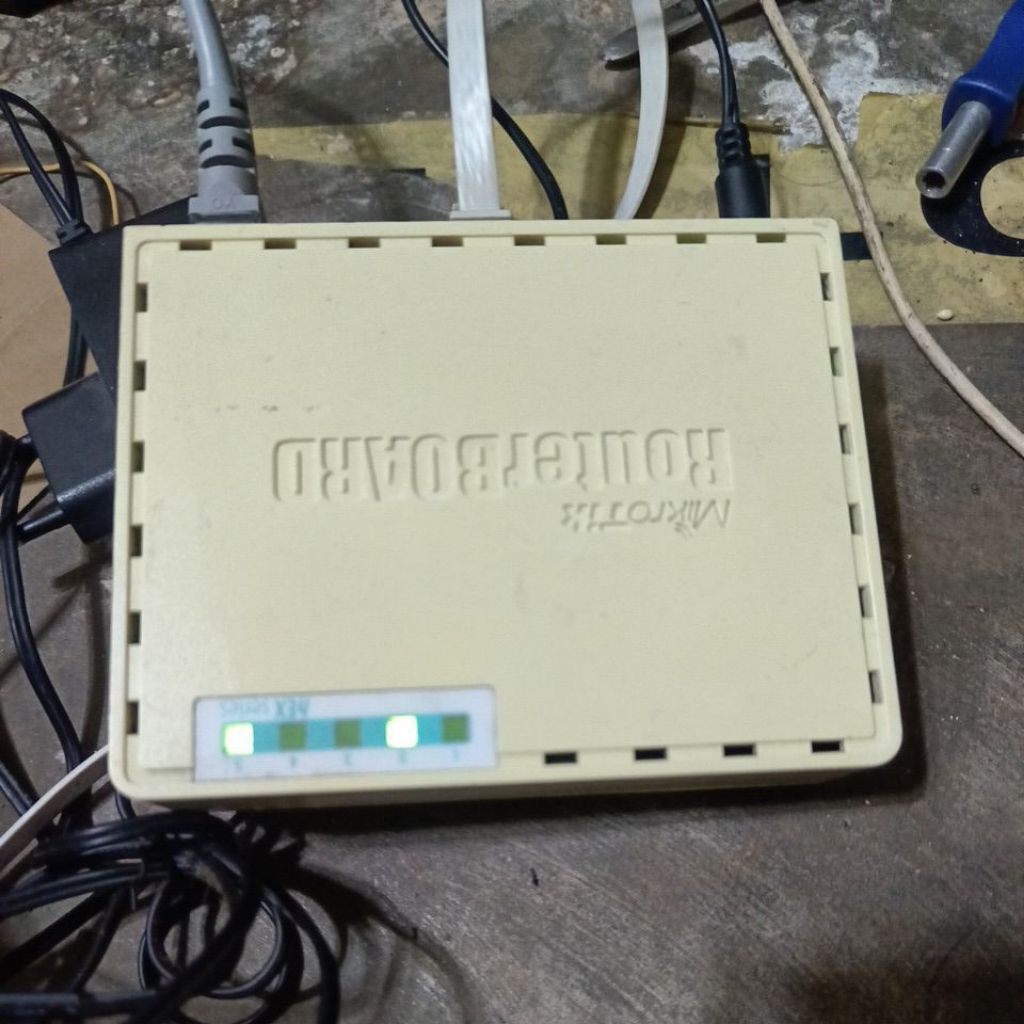 mikrotik rb750r2