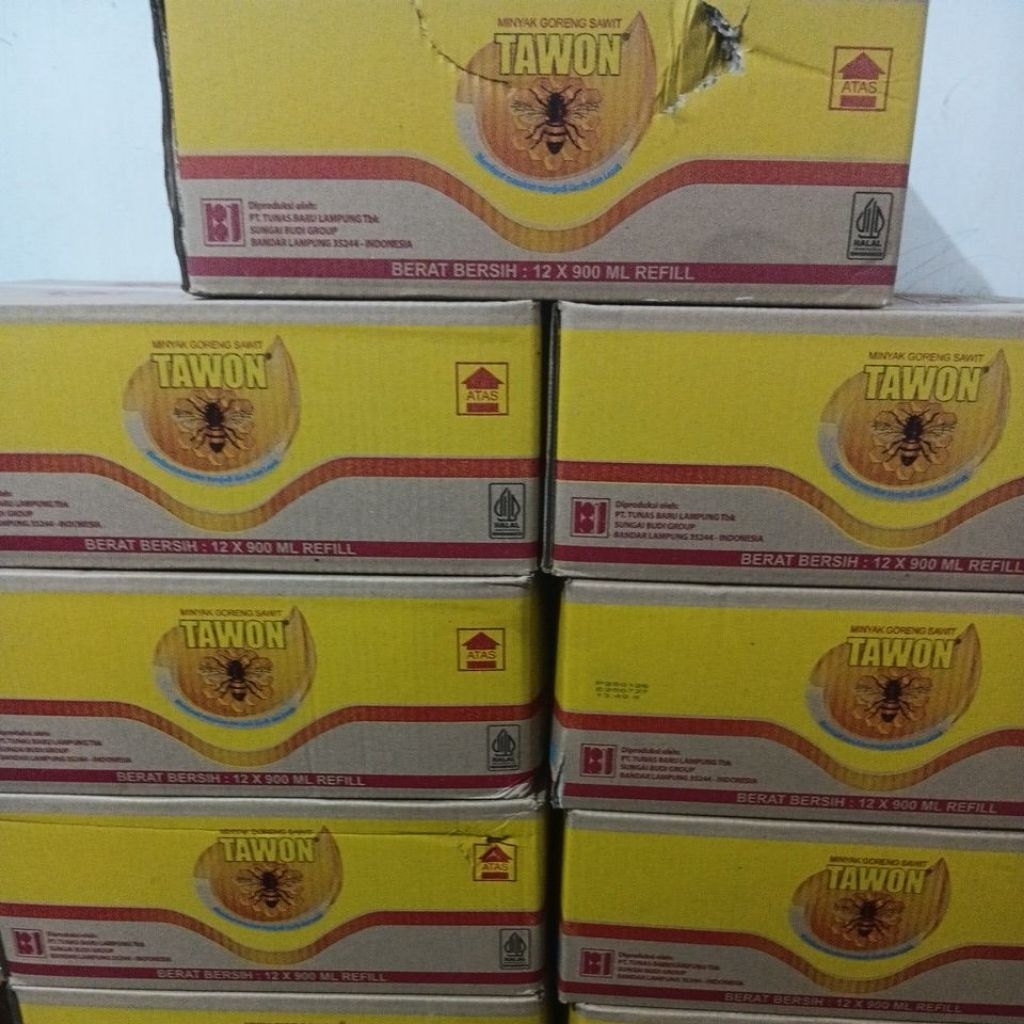 minyak goreng tawon 900ml 1dus isi 12pcs