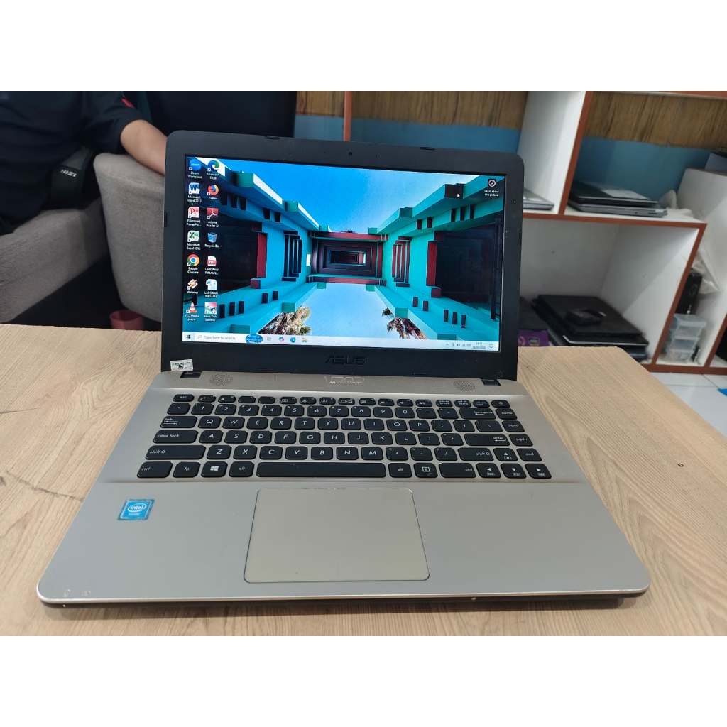 Laptop Asus X441M Intel N3350 / 2gb / ssd 128gb + HDD 500GB