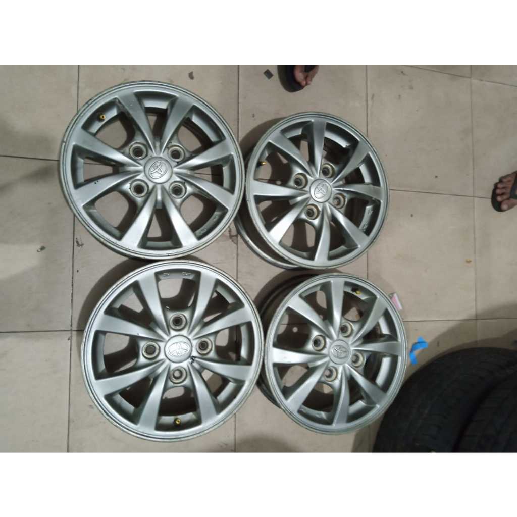 STD AVANZA R14 X5 4X114 ET50 SILVER