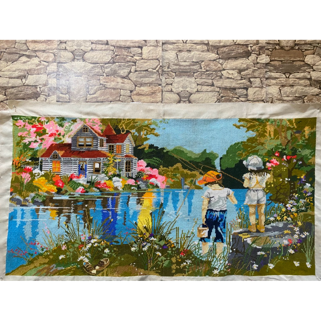 Hiasan dinding kristik jadi