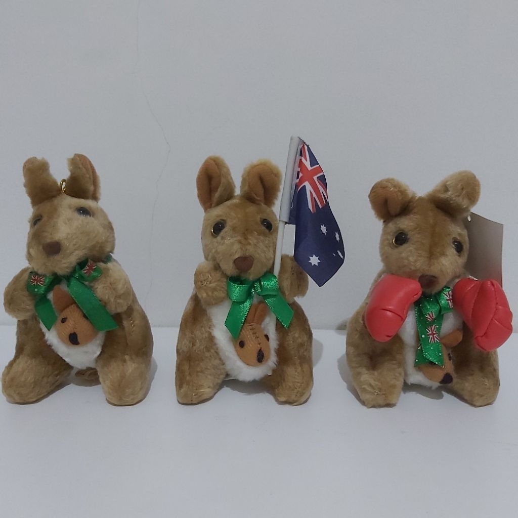 boneka kangguru dan anak souvenir australia