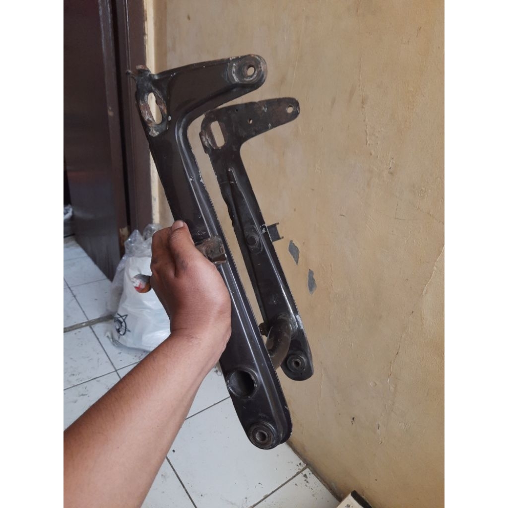 Arm c70/c800/c700 panjang untuk shock pendek ori copotan