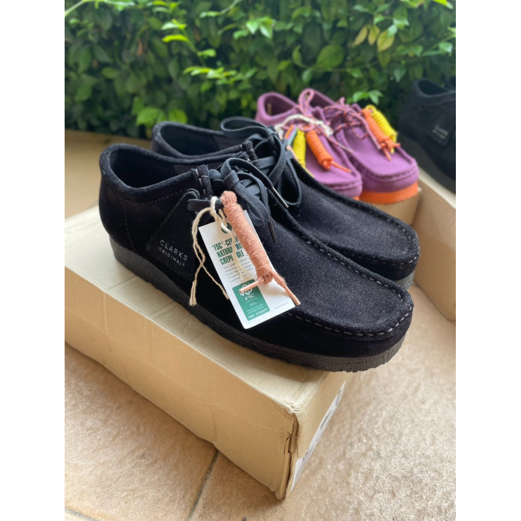 clarks wallabee black suede original