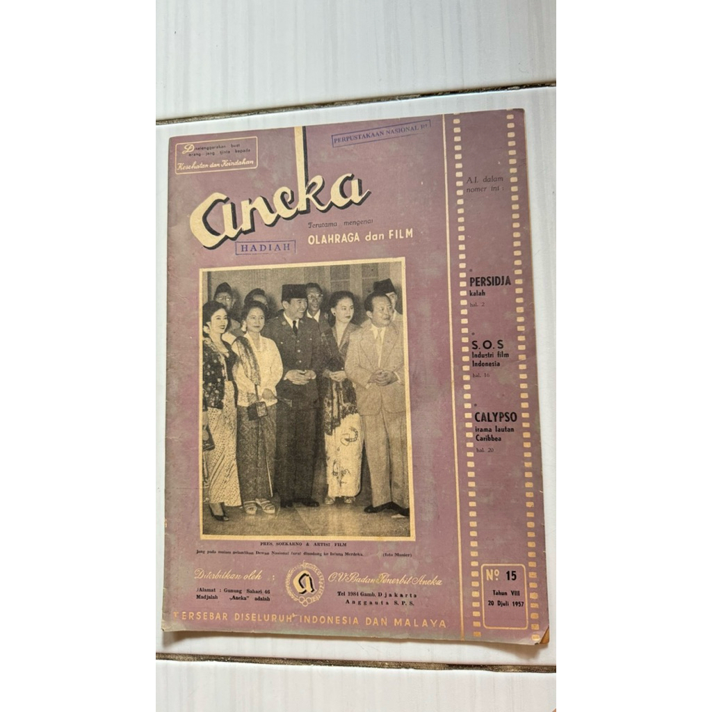 majalah aneka No 15 tahun VIII 10 Djuli 1957 banyak berita tentang sepak bola (persija dan persib)