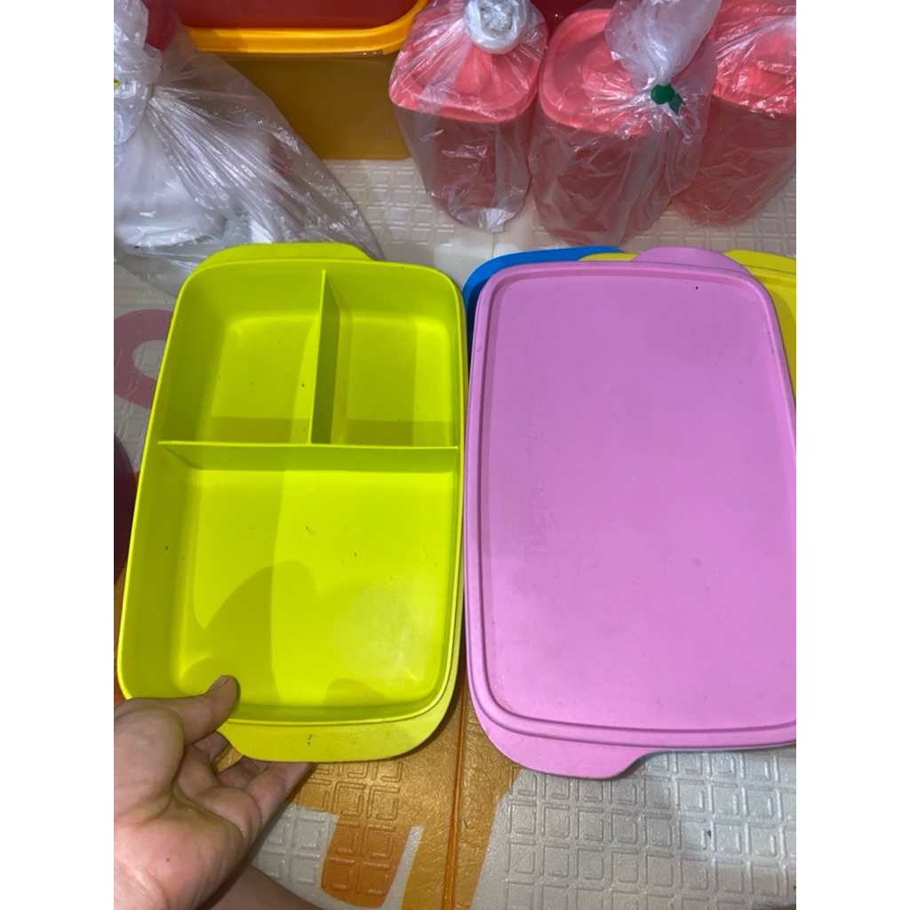 bekal makan Tupperware seken